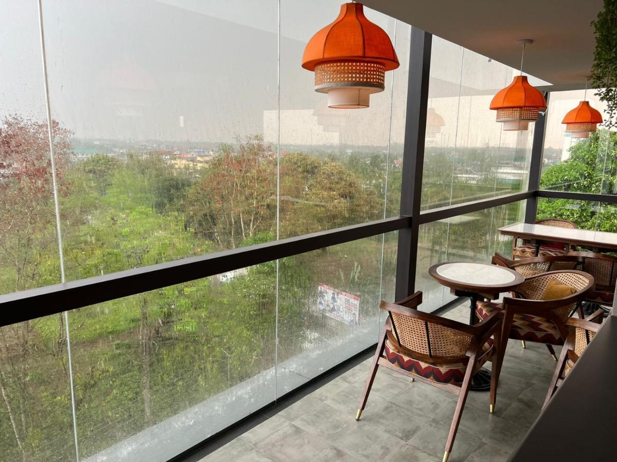 The Convoy Hotel Dibrugarh Kültér fotó