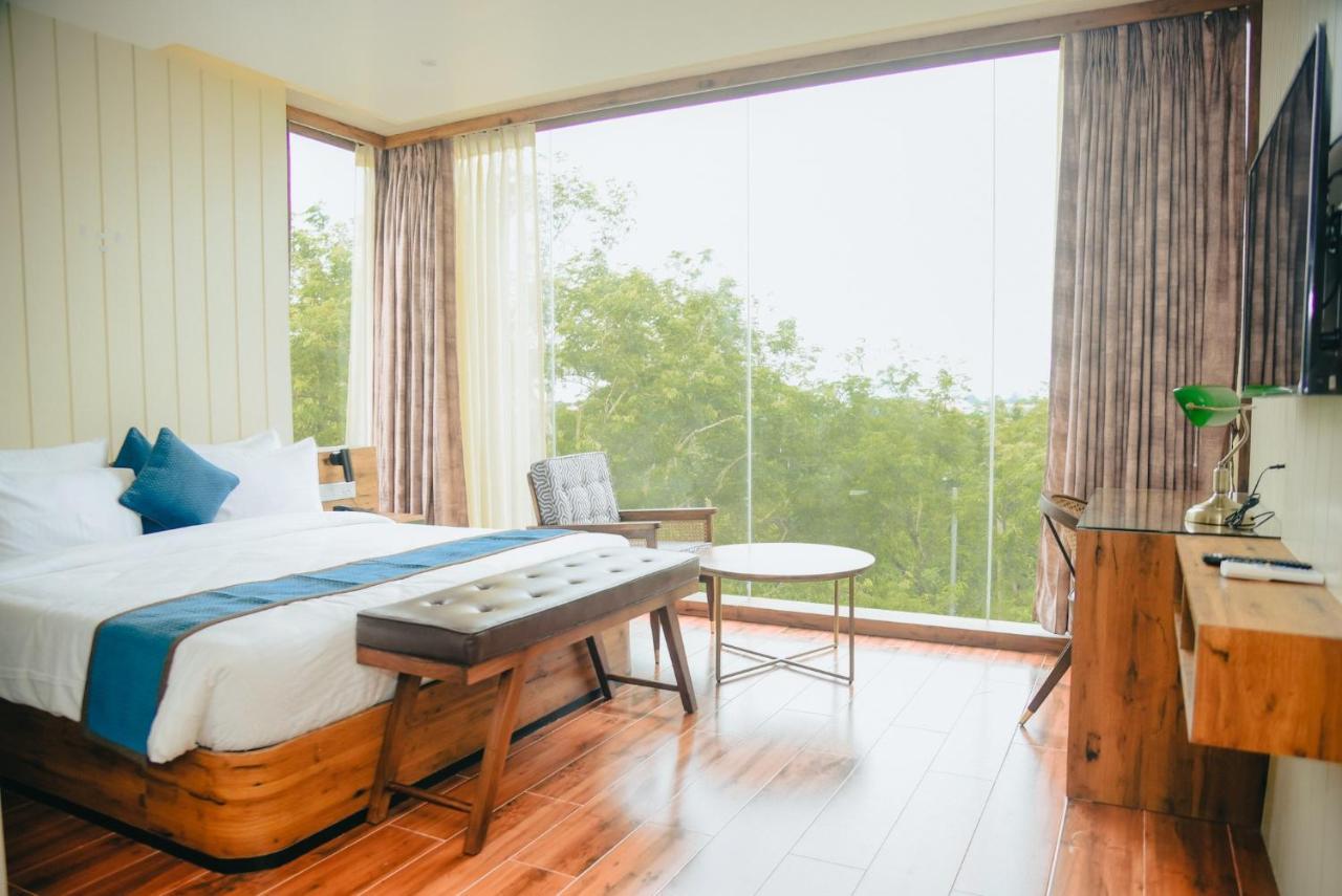 The Convoy Hotel Dibrugarh Kültér fotó