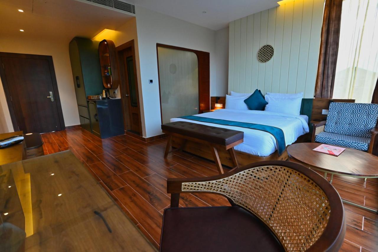 The Convoy Hotel Dibrugarh Kültér fotó