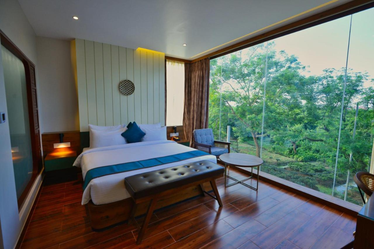 The Convoy Hotel Dibrugarh Kültér fotó