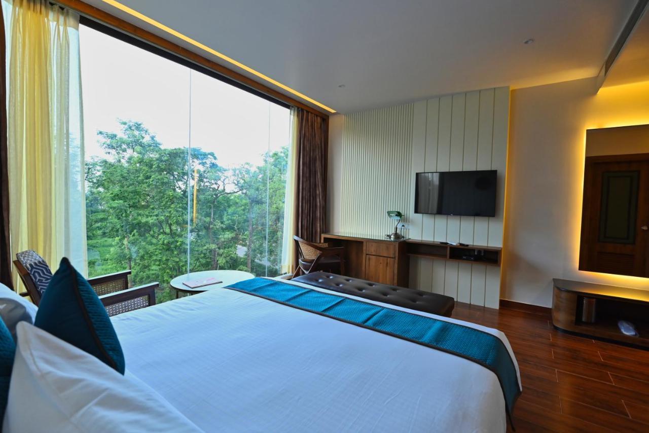 The Convoy Hotel Dibrugarh Kültér fotó